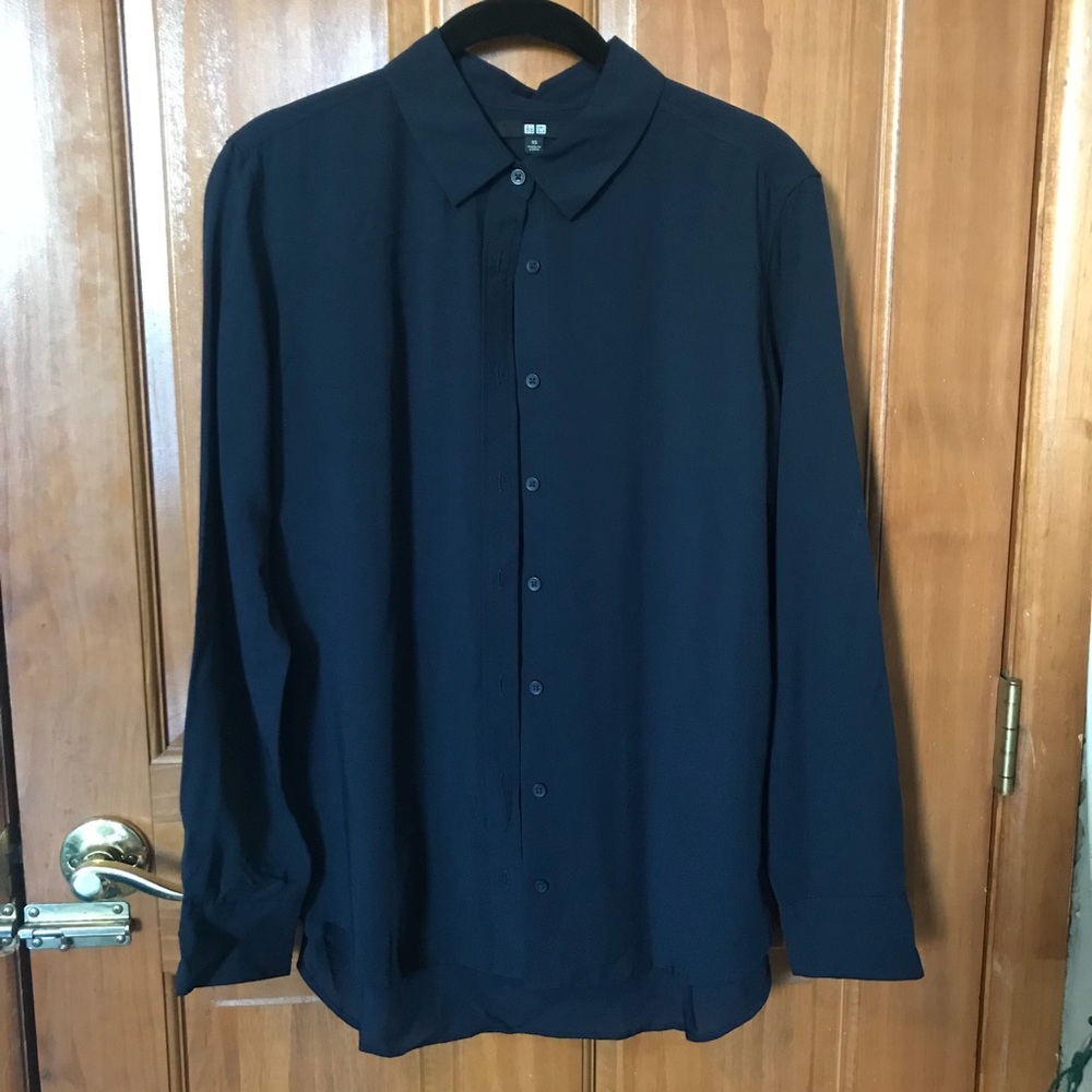 Women’s uniqlo blouse button down
